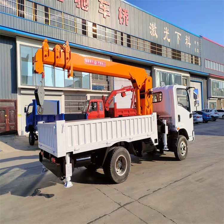 鸡泽县三轮随车吊定制 农用改装机自备吊中瑞长期出售